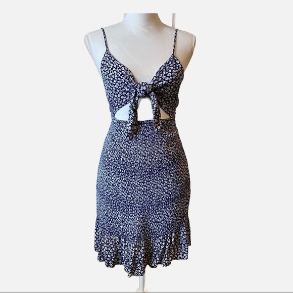 Ocean Drive Mini Floral Smocked Cutout Dress Medium NWT - Picture 2 of 8